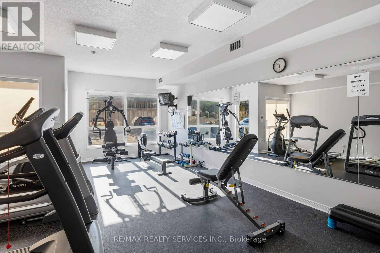 #212 350 WELLINGTON STREET - 39