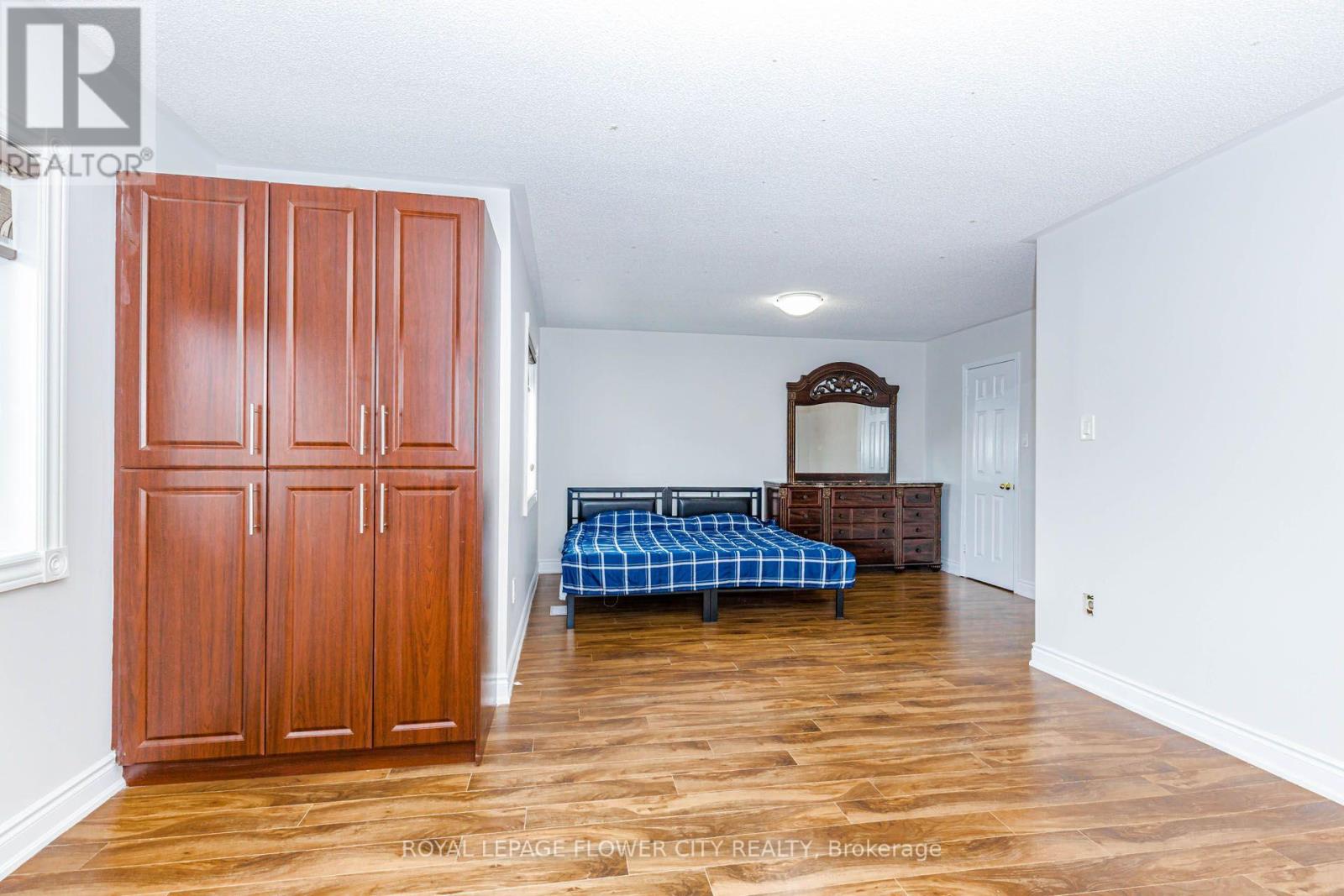 14 CANARVAN COURT - 23