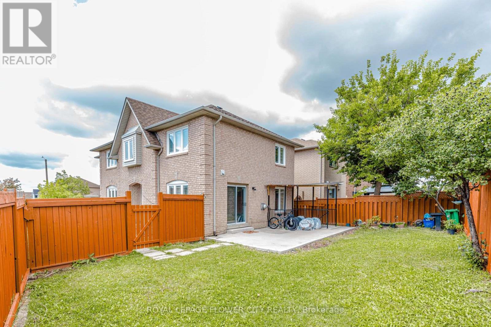 14 CANARVAN COURT - 46