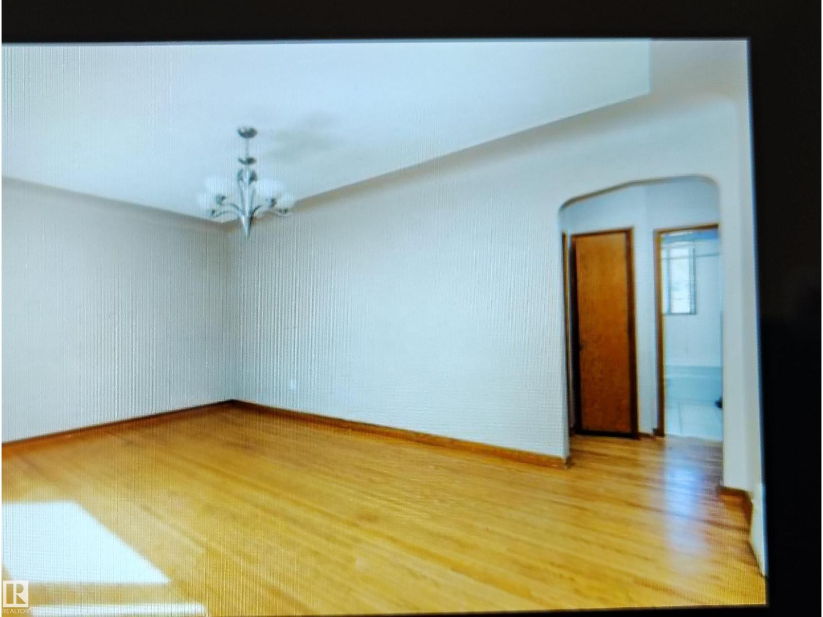 11730 125 ST NW, Inglewood (Edmonton), Edmonton photo 2