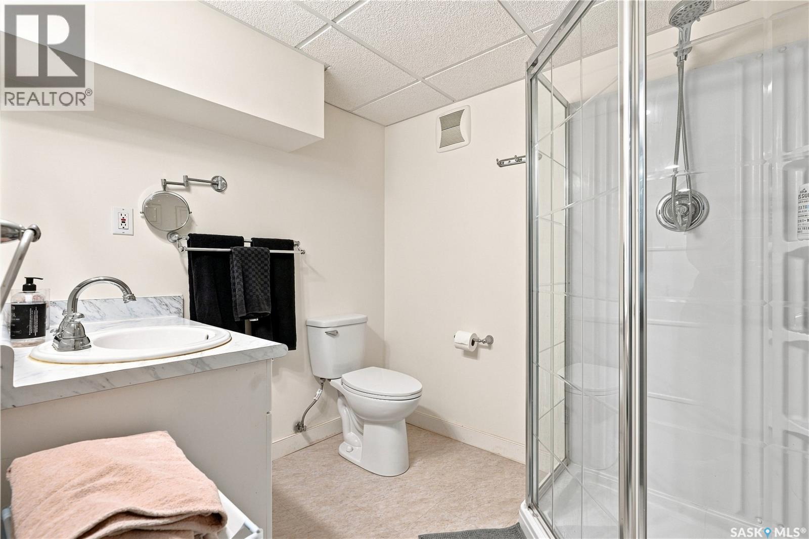 203 Michener CRESCENT - 24