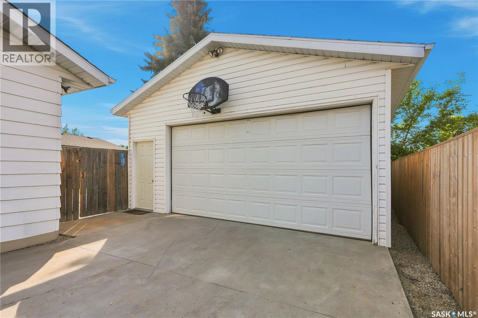 203 Michener CRESCENT - 28