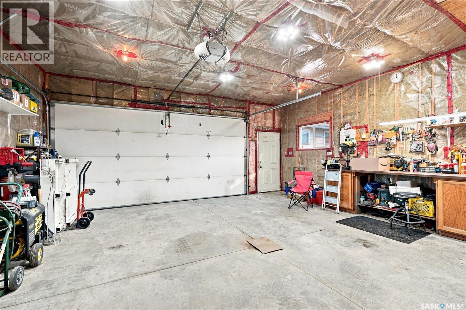203 Michener CRESCENT - 30