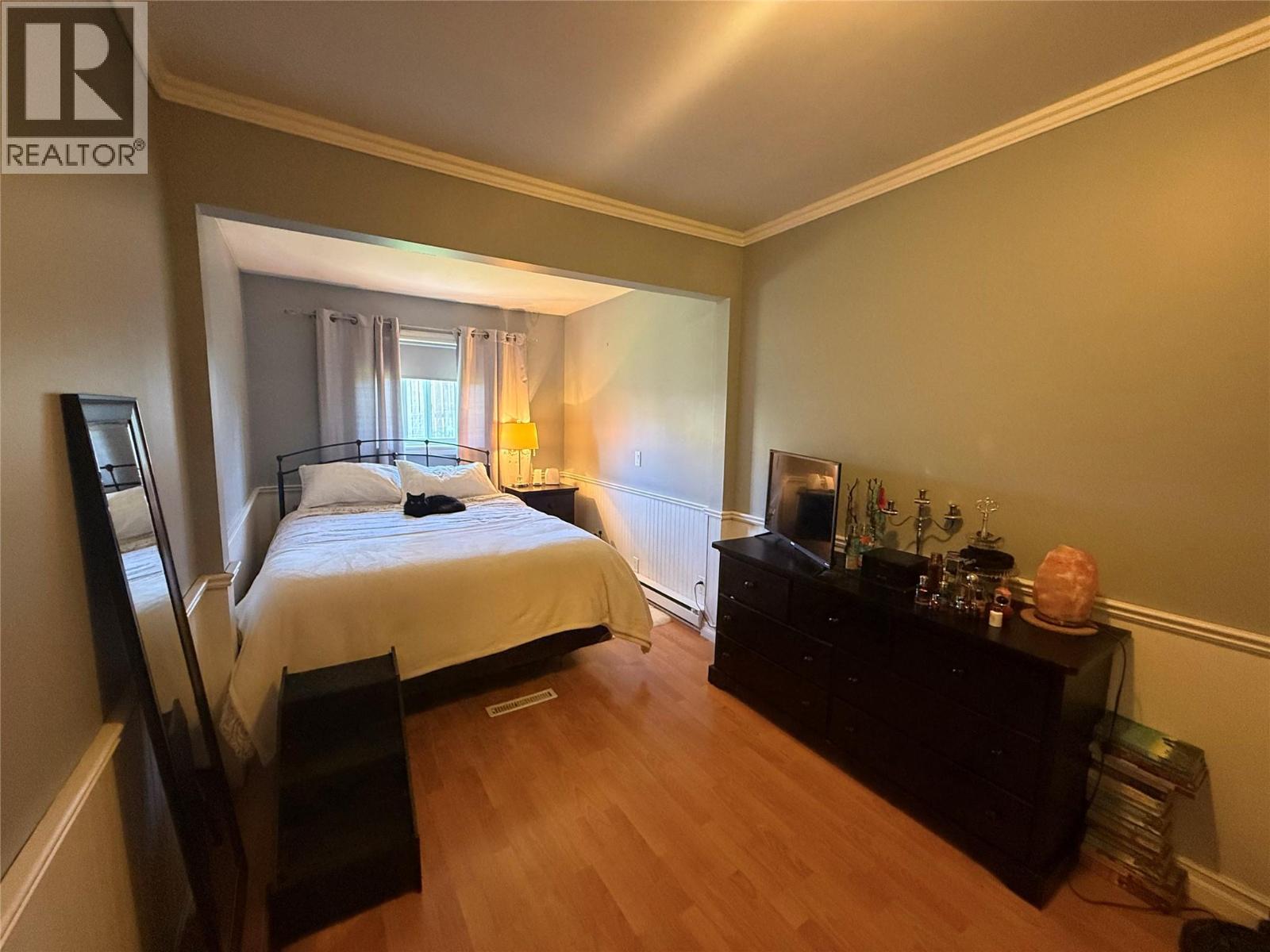 904 Cornwall Crescent - 11