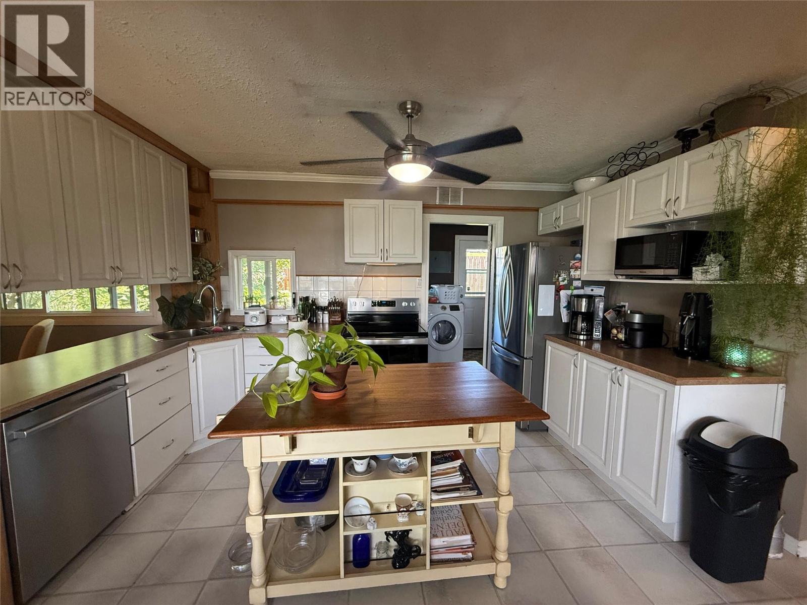 904 Cornwall Crescent - Image 4