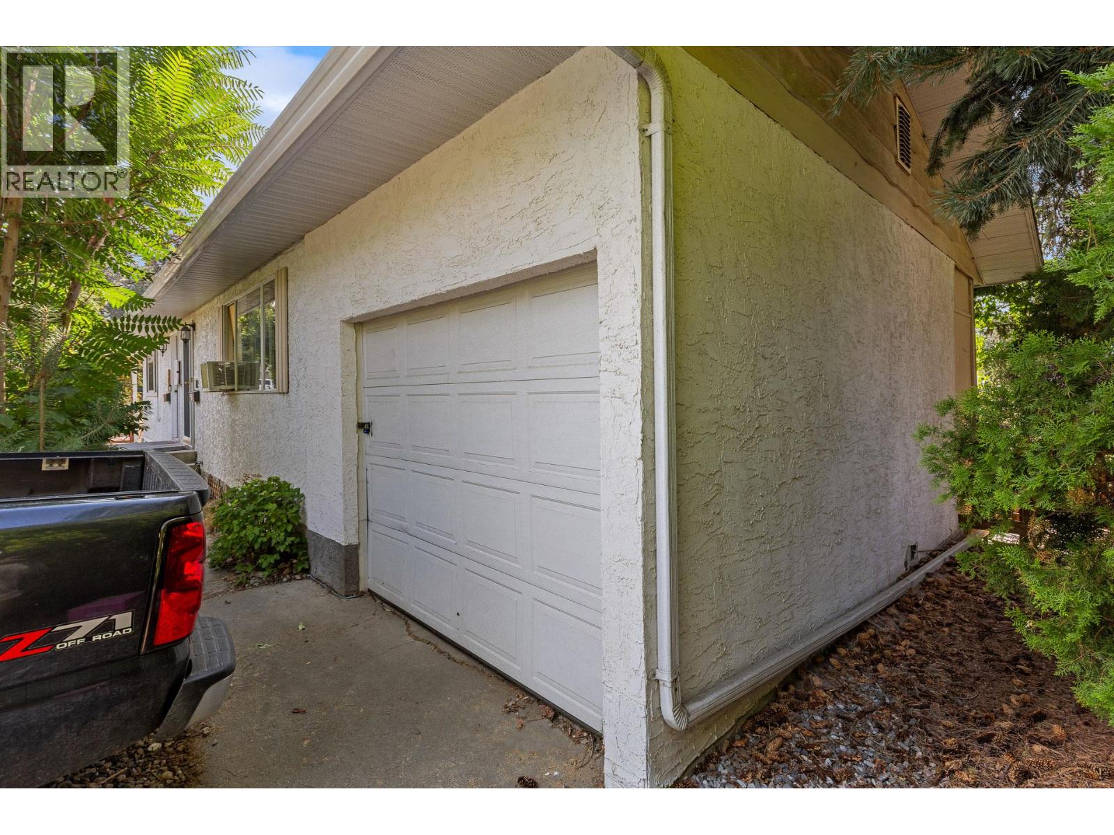  702 Fraser Road, Kelowna