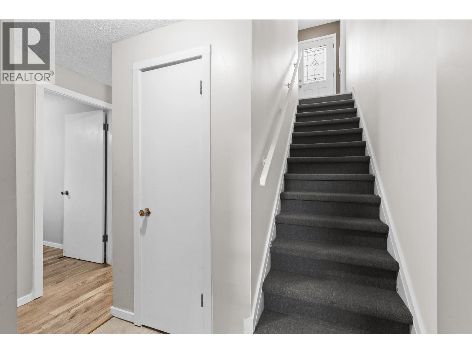  702 Fraser Road, Kelowna