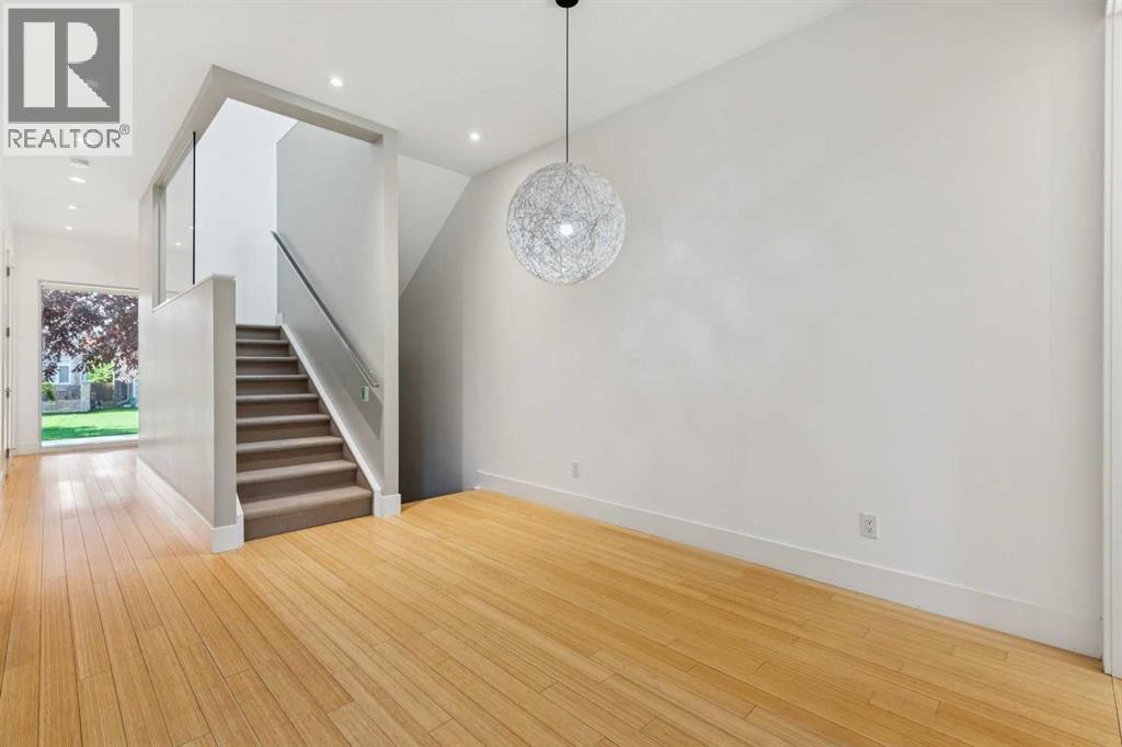 2218 32 Avenue SW - 19