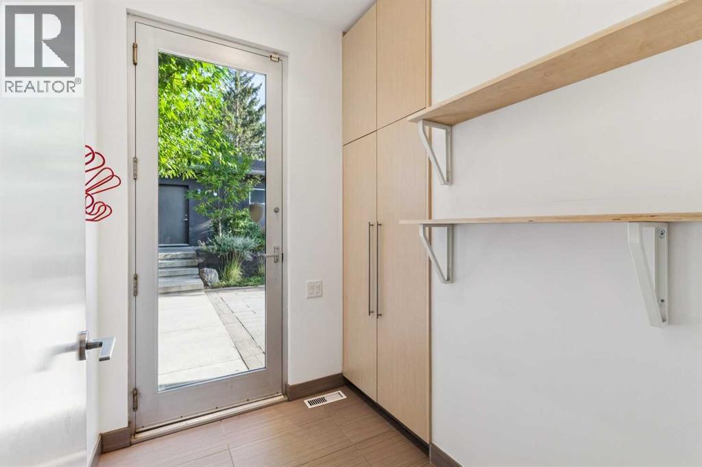 2218 32 Avenue SW - Image 20