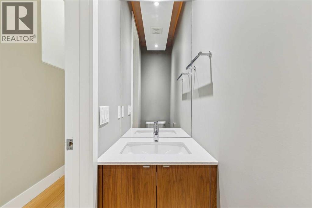 2218 32 Avenue SW - Image 22