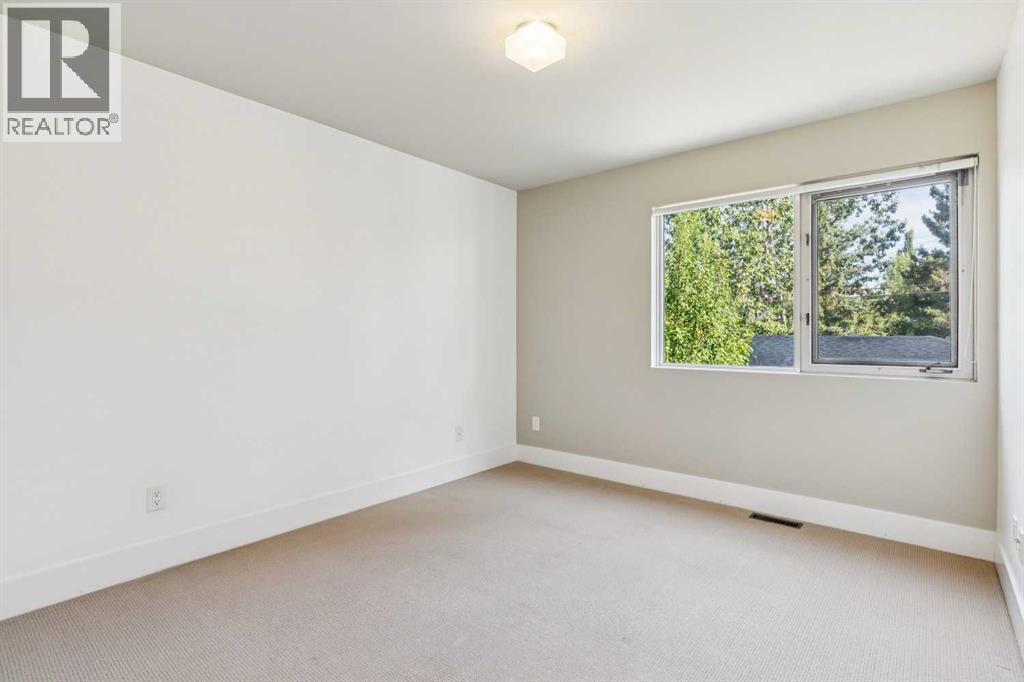 2218 32 Avenue SW - 32
