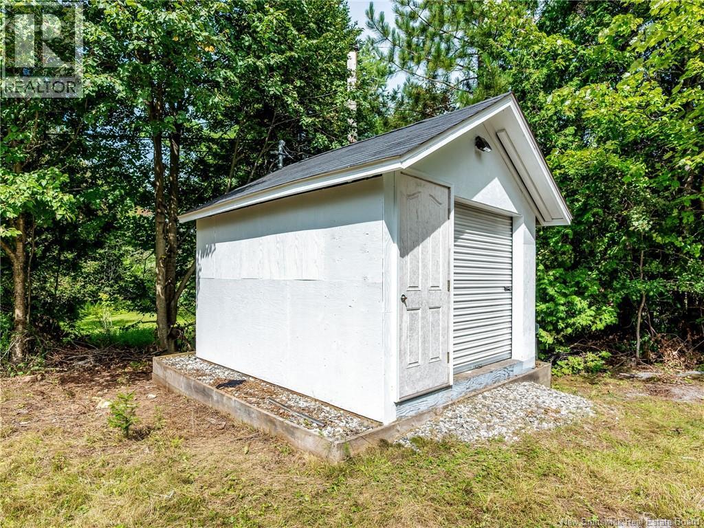6 Charles - Image 38
