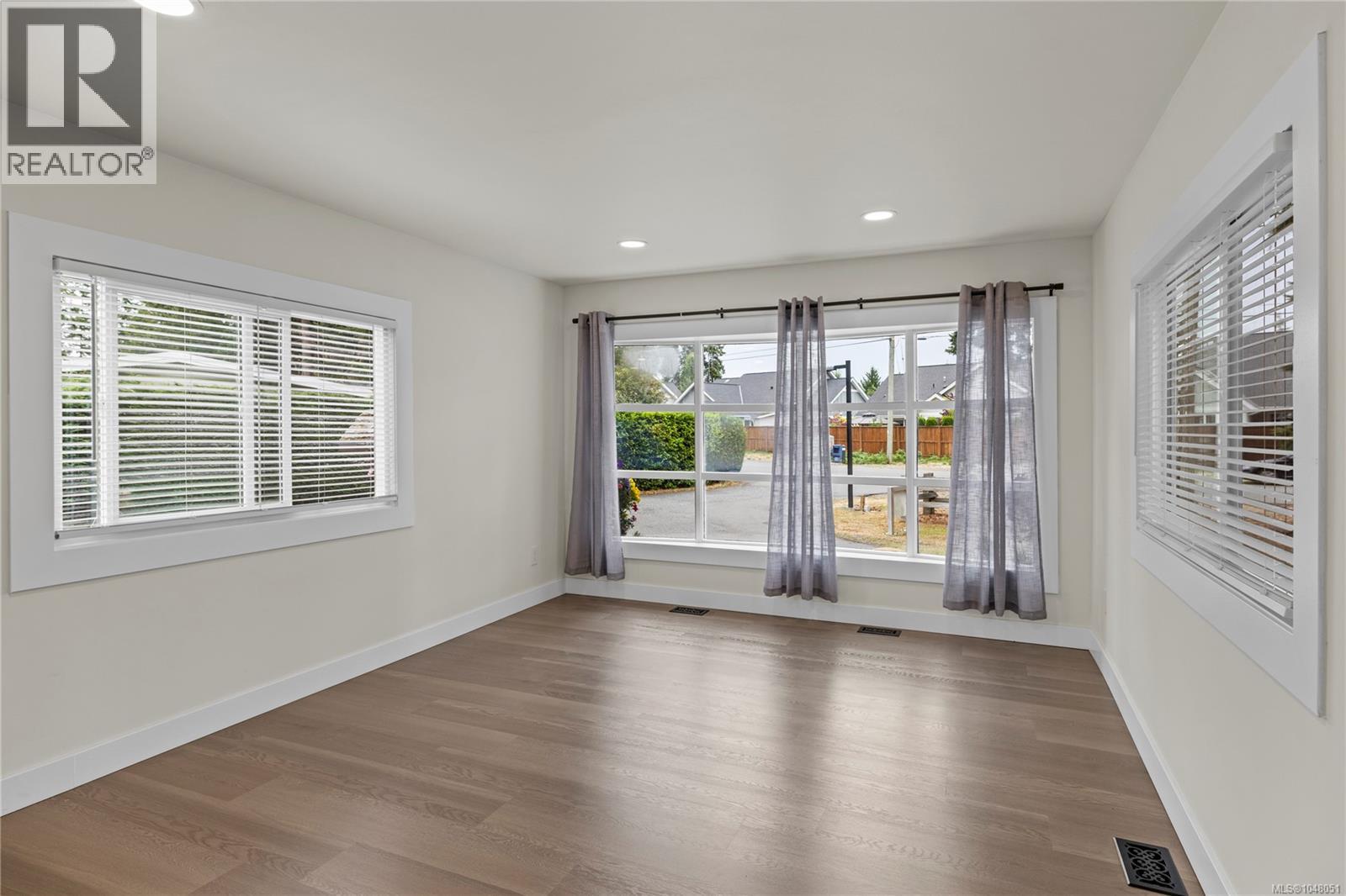 #66 1247 Arbutus Rd - Image 3