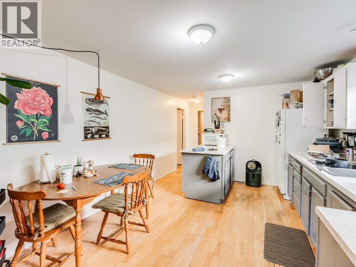 818 MILL Street - 41
