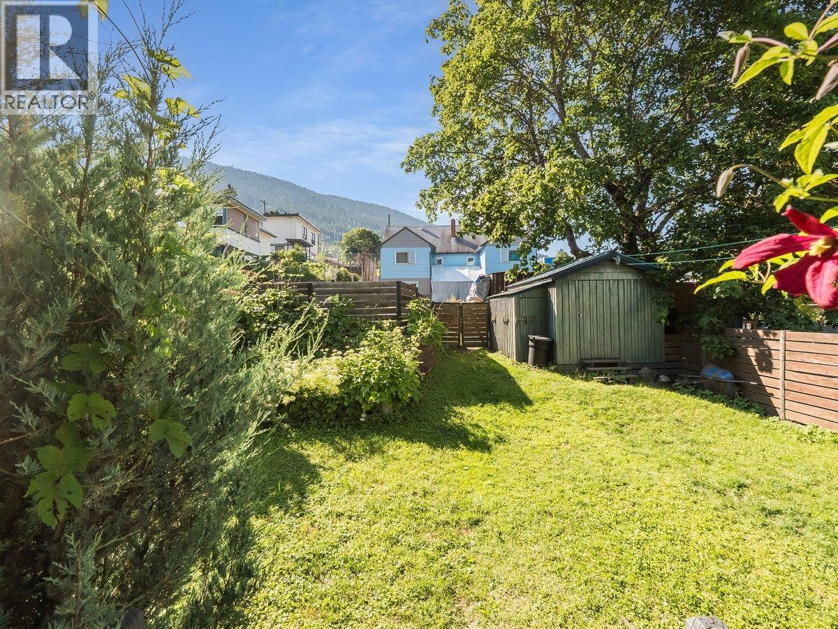 818 MILL Street - Image 53