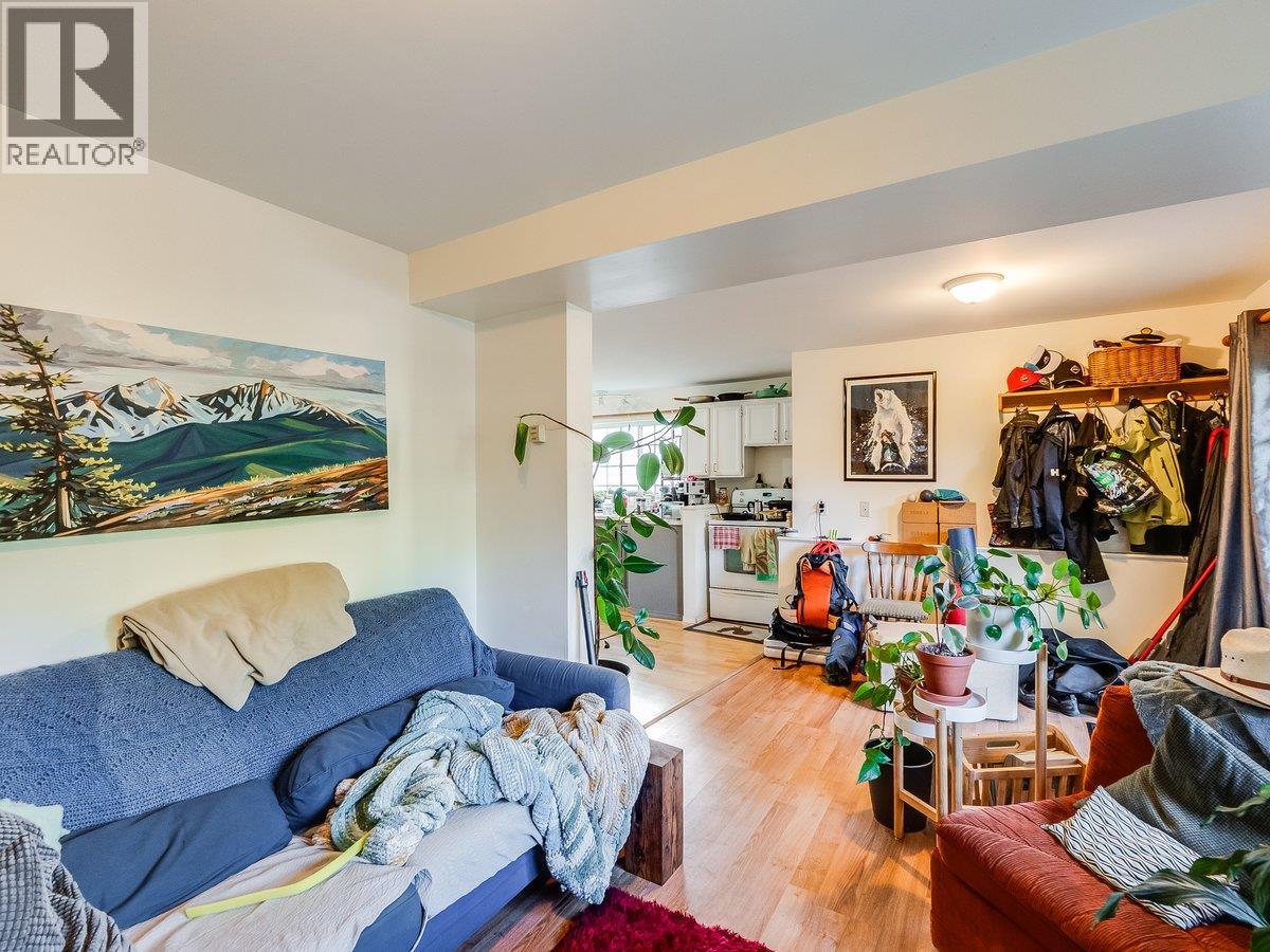 818 MILL Street - 33