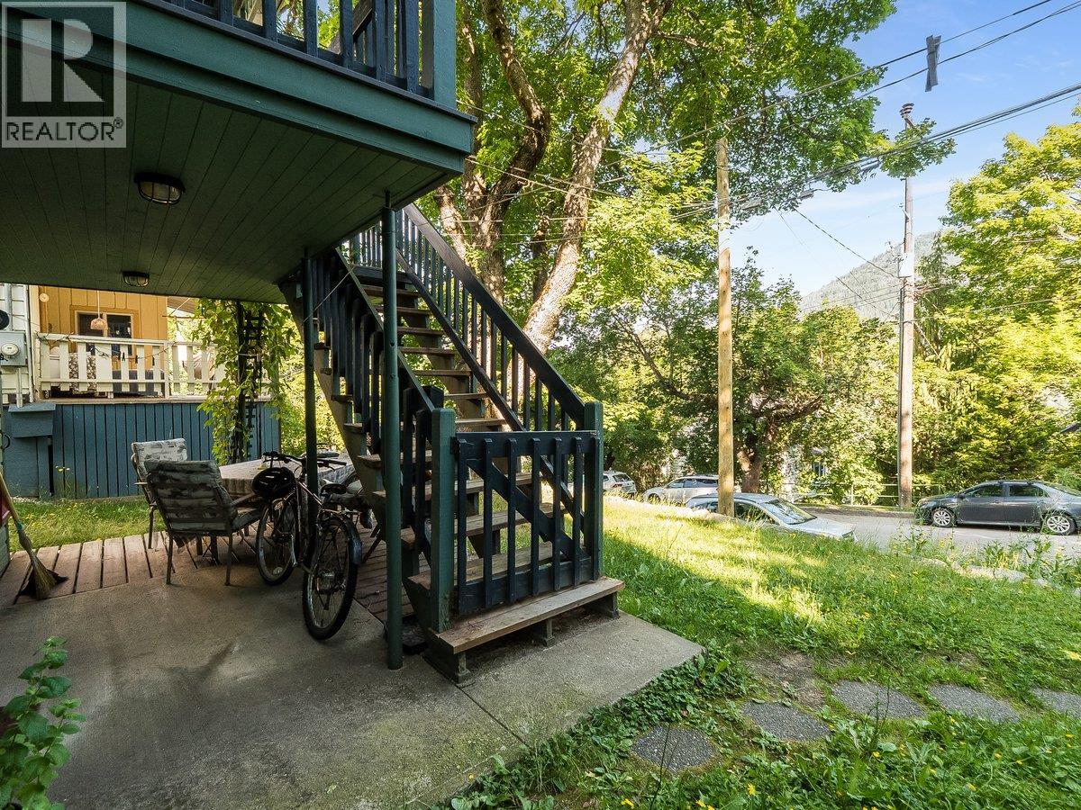 818 MILL Street - 29