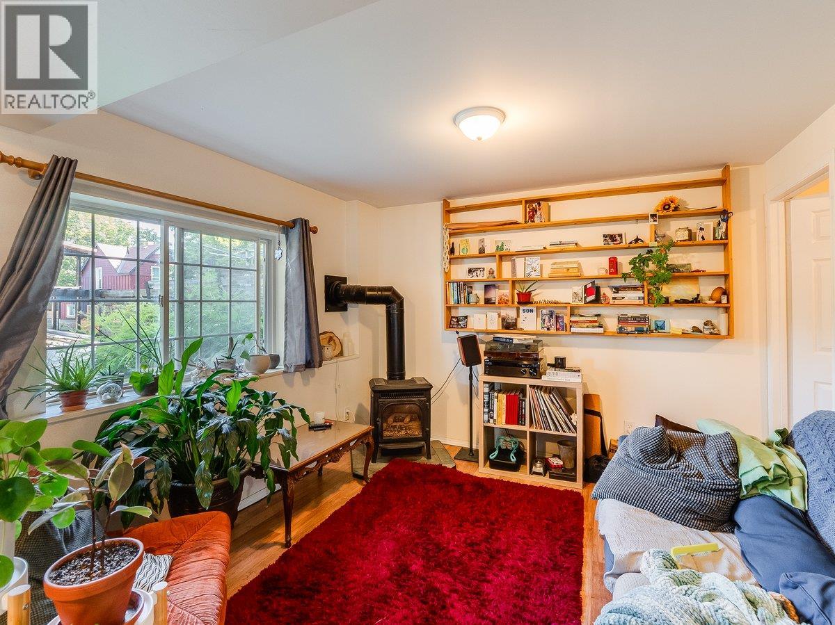 818 MILL Street - 32