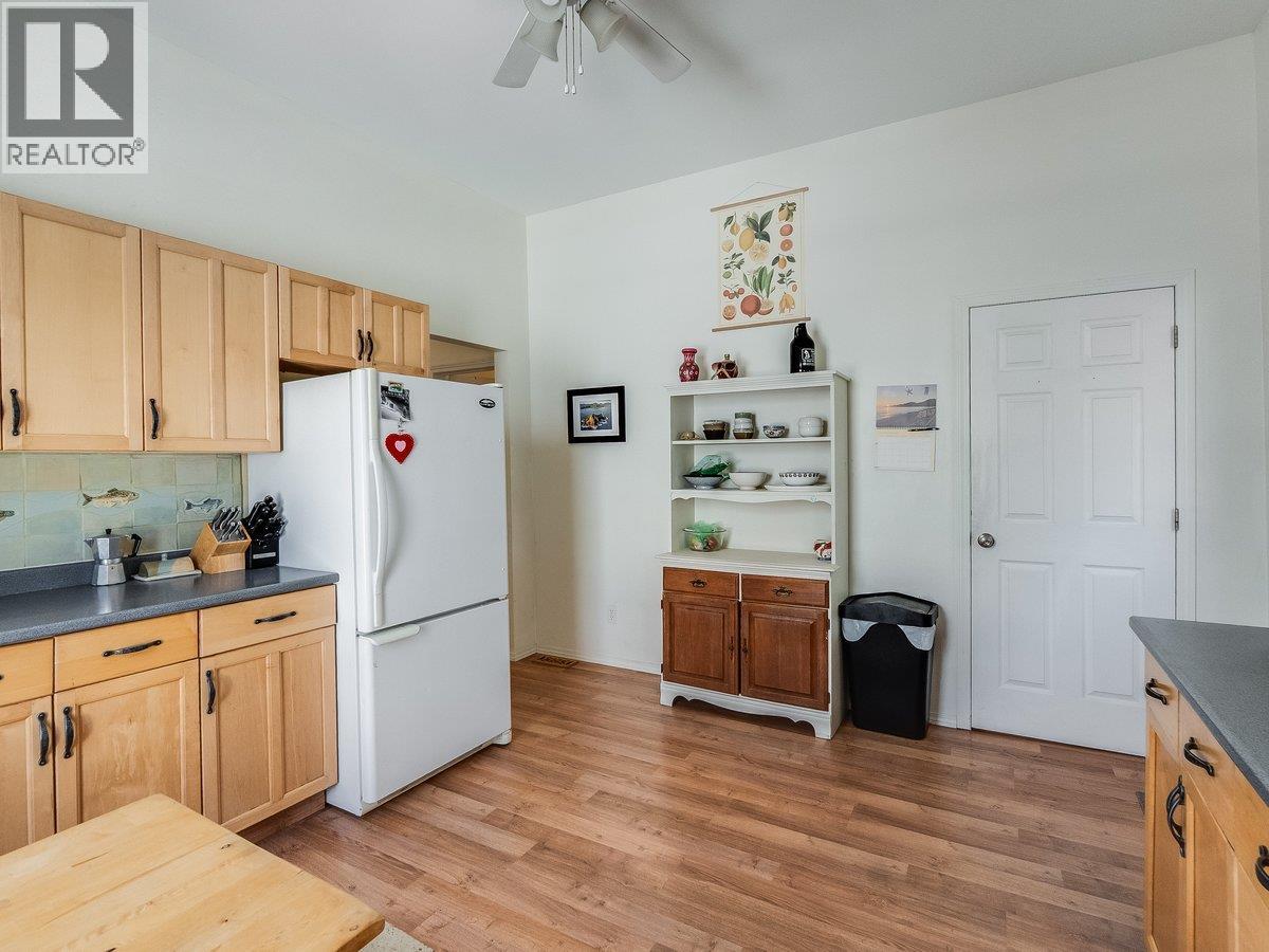 818 MILL Street - 5