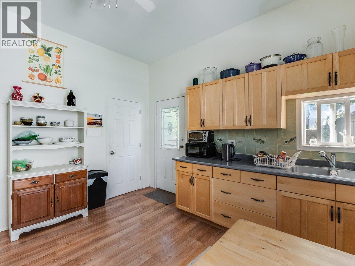 818 MILL Street - 6