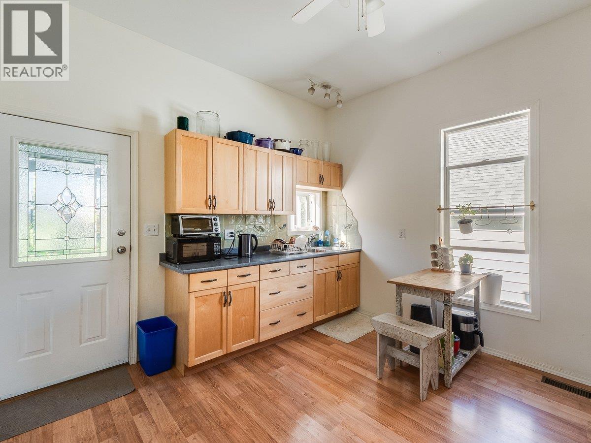 818 MILL Street - 7