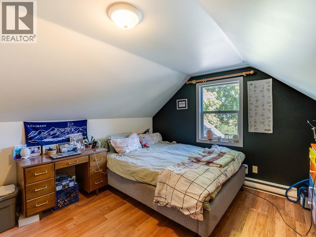 818 MILL Street - Image 17