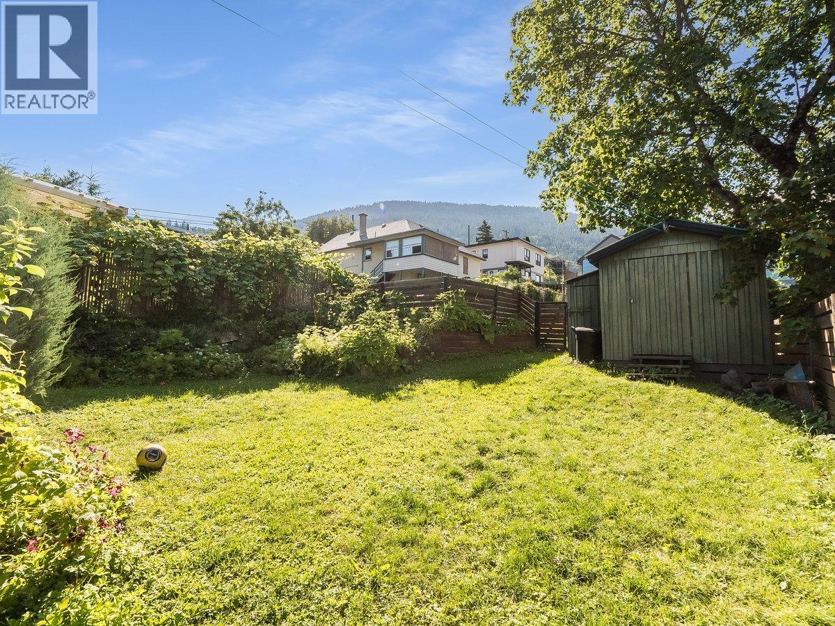 818 MILL Street - 55