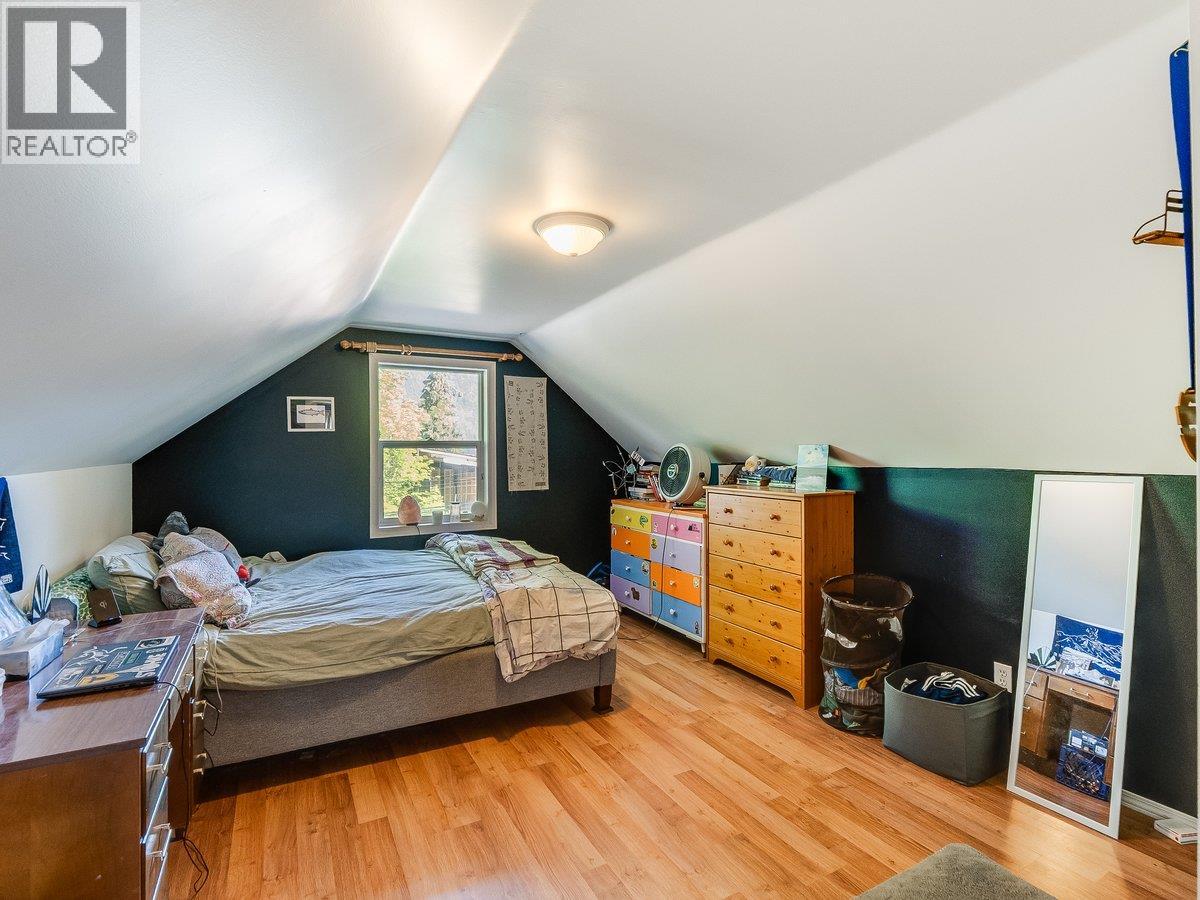 818 MILL Street - Image 18