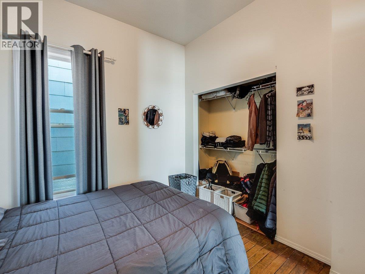 818 MILL Street - Image 25