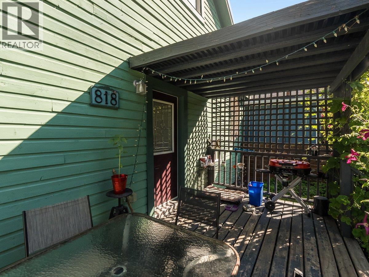 818 MILL Street - Image 27