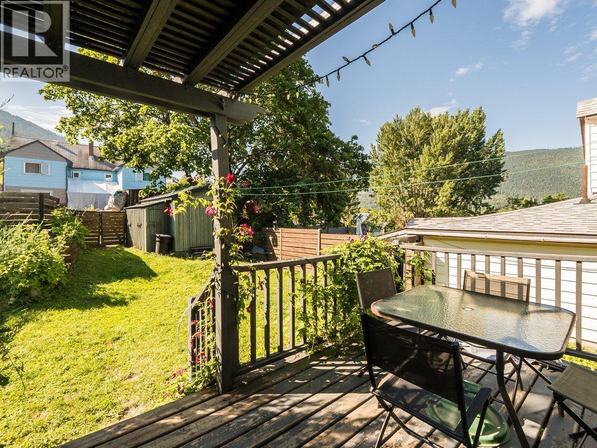 818 MILL Street - 28