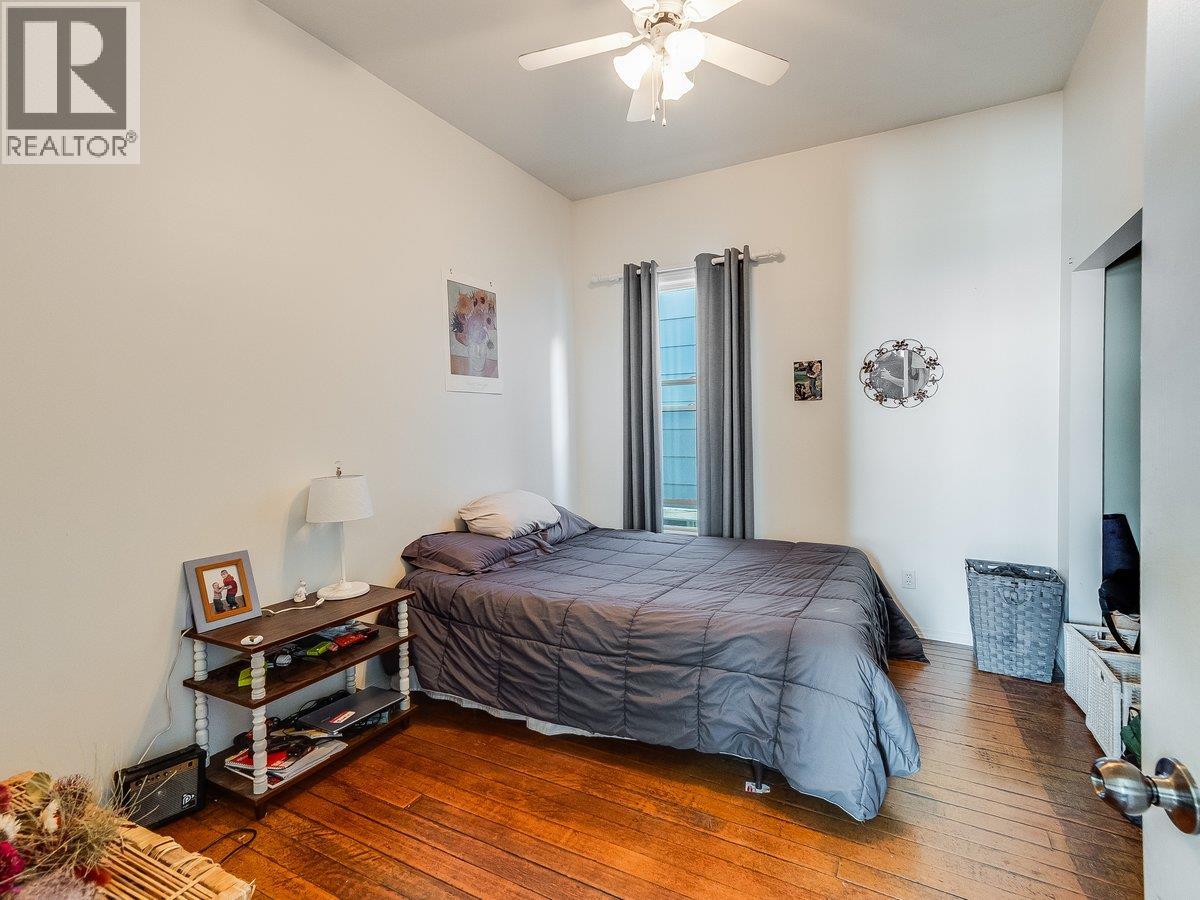 818 MILL Street - Image 26
