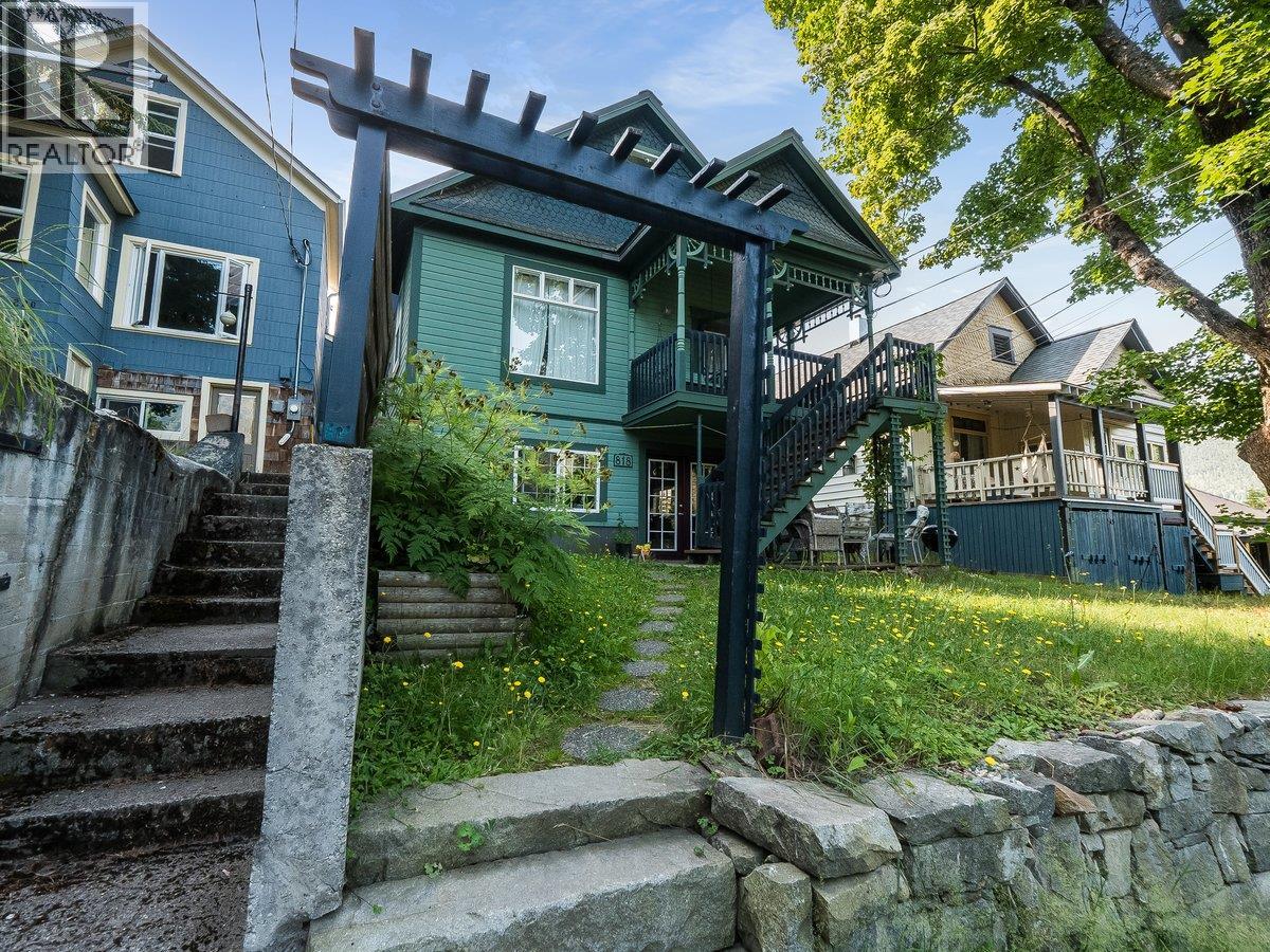 818 MILL Street - 64