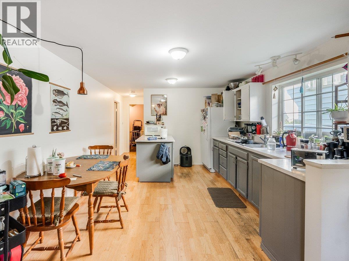 818 MILL Street - 40