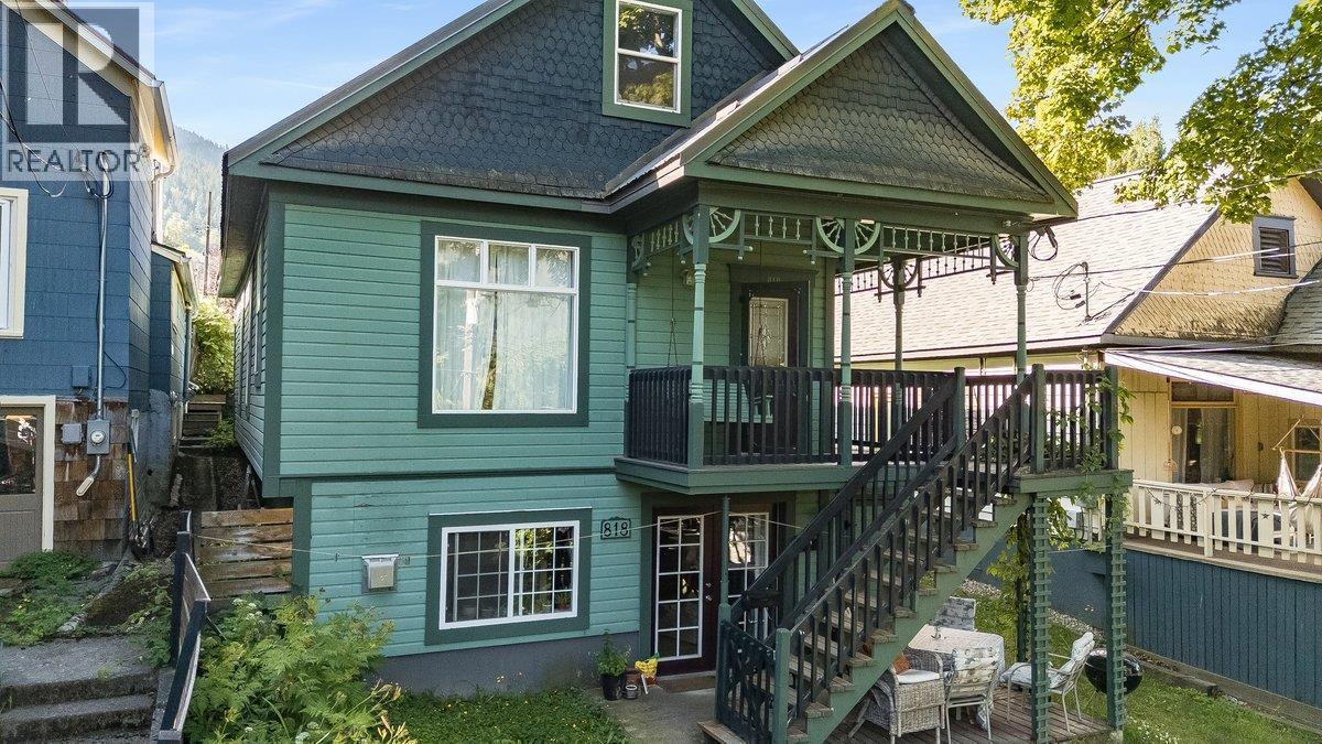818 MILL Street - 69