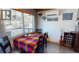 Living room - 7536 Jackson Avenue, Radium Hot Springs, BC V0A1M0 Photo 8