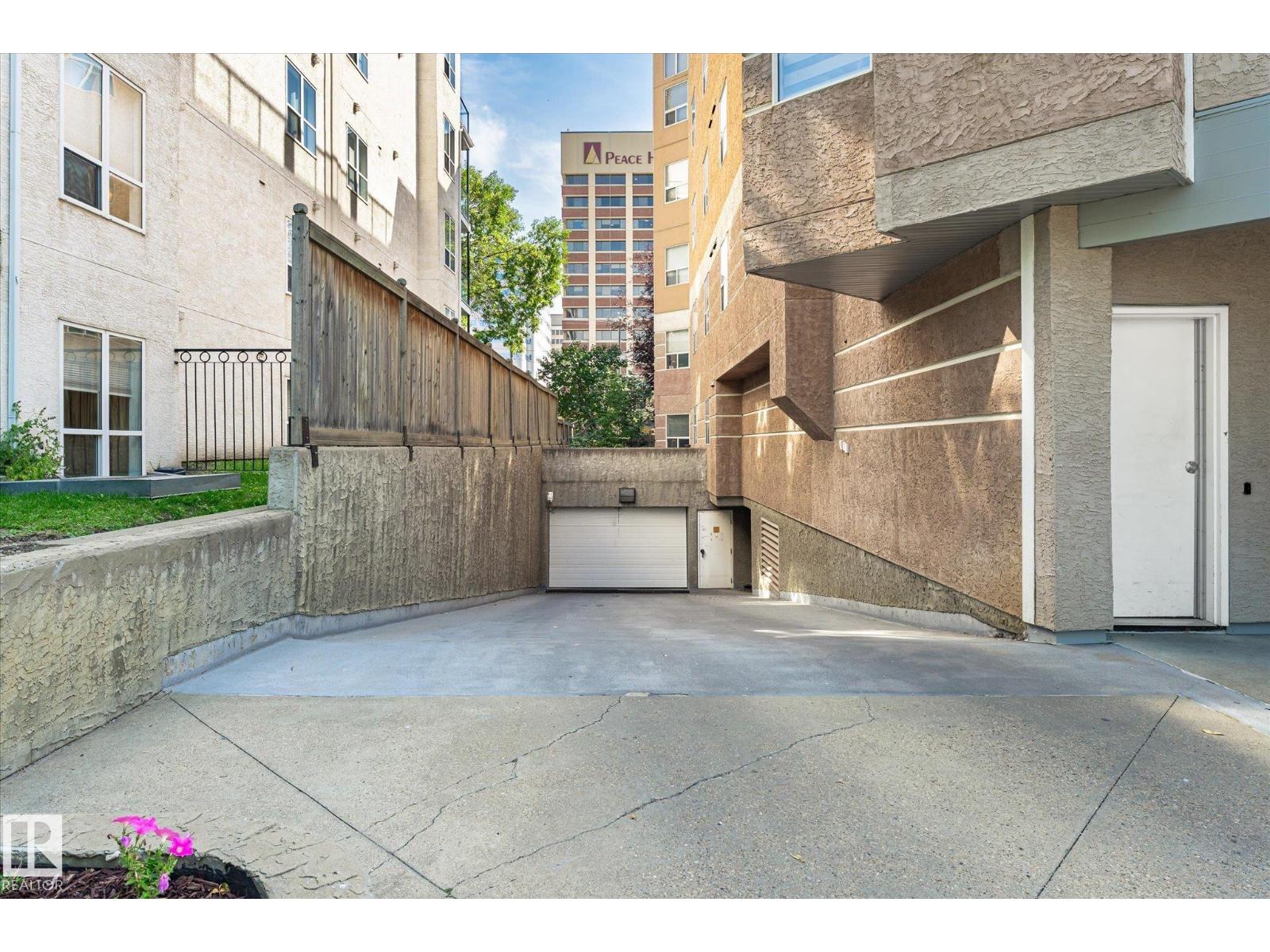 #403 10011 110 ST NW - 43