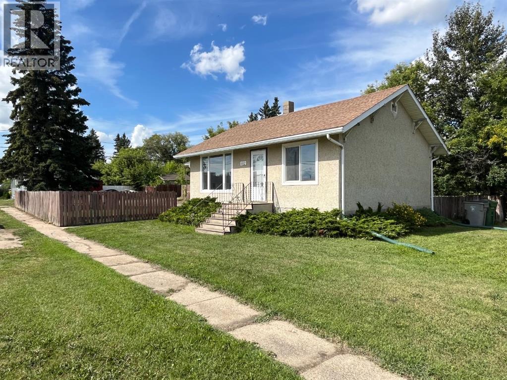102 3 Street E - 7