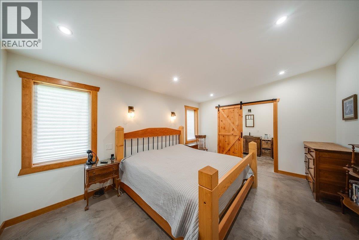 1715A Leroi Avenue - 26