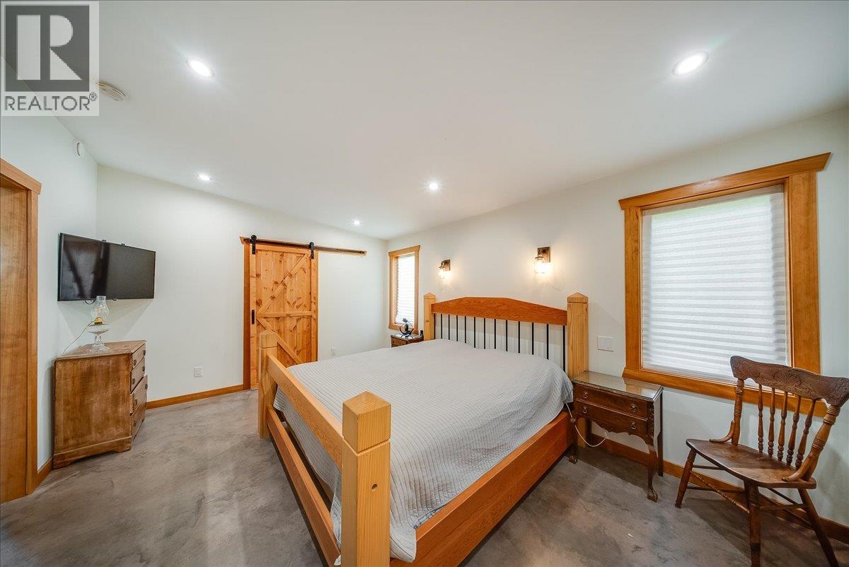 1715A Leroi Avenue - 25