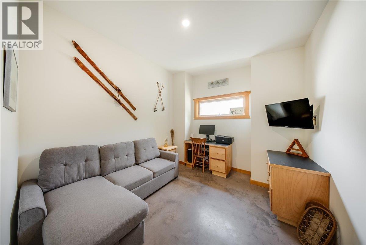 1715A Leroi Avenue - 23