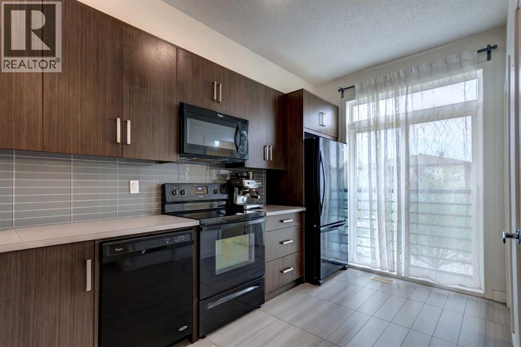 372 Walden Parade SE - 10