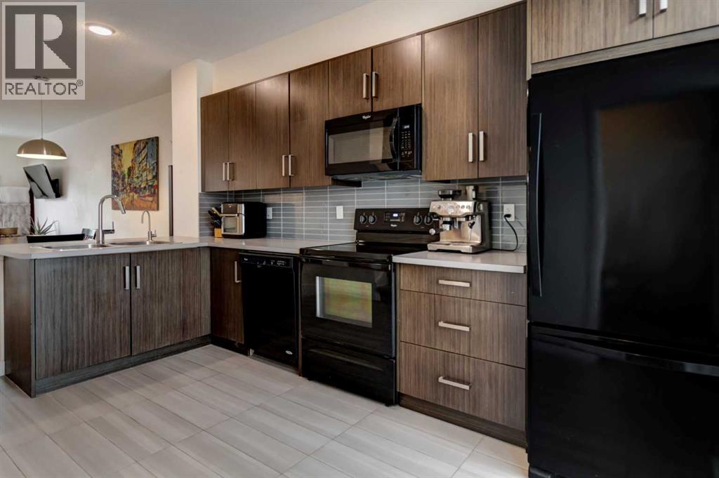 372 Walden Parade SE - 3