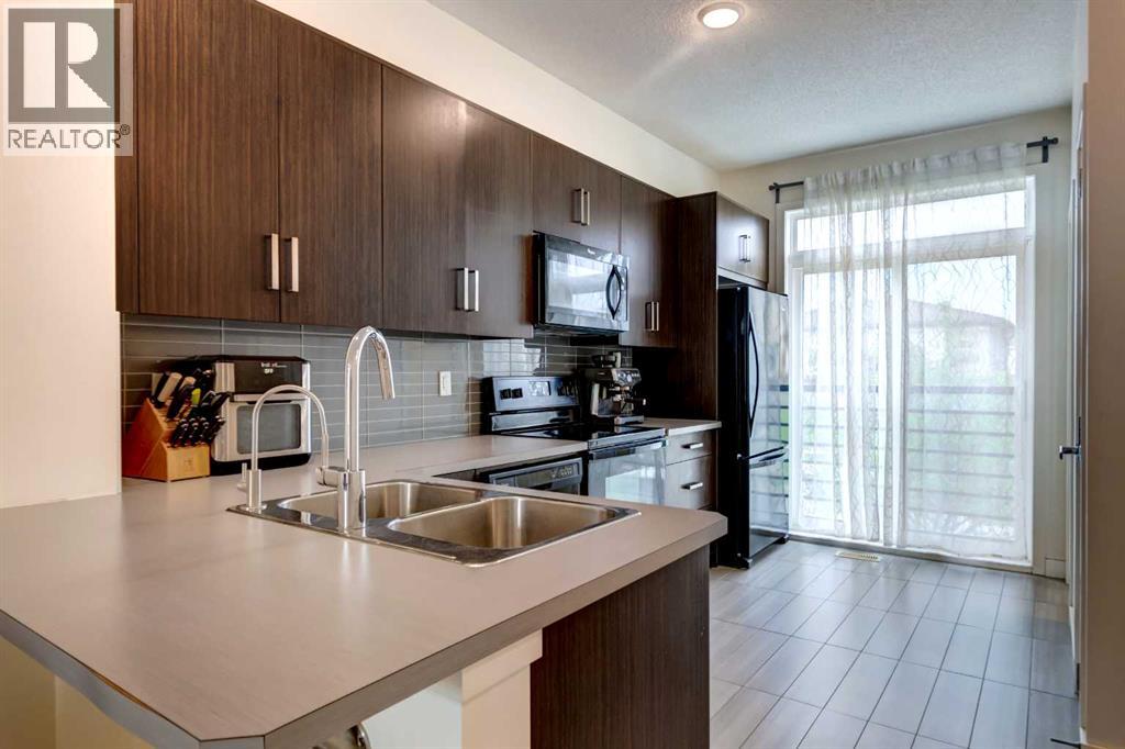 372 Walden Parade SE - 9