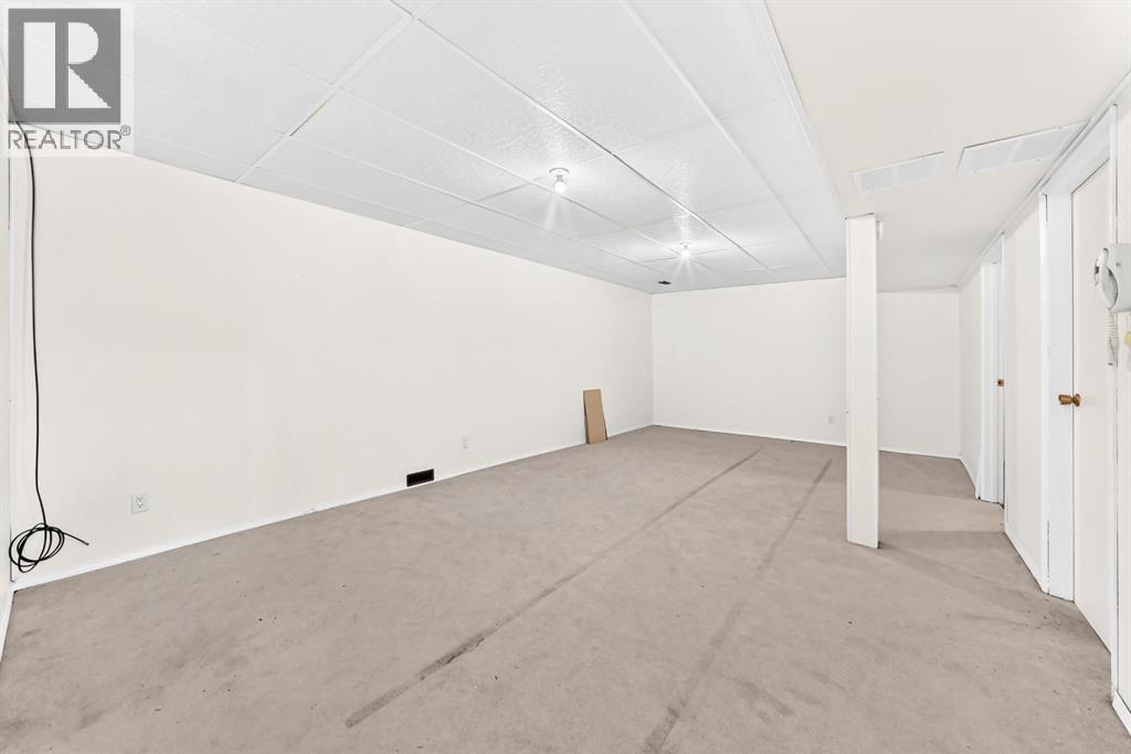 5227 37 Street - 23