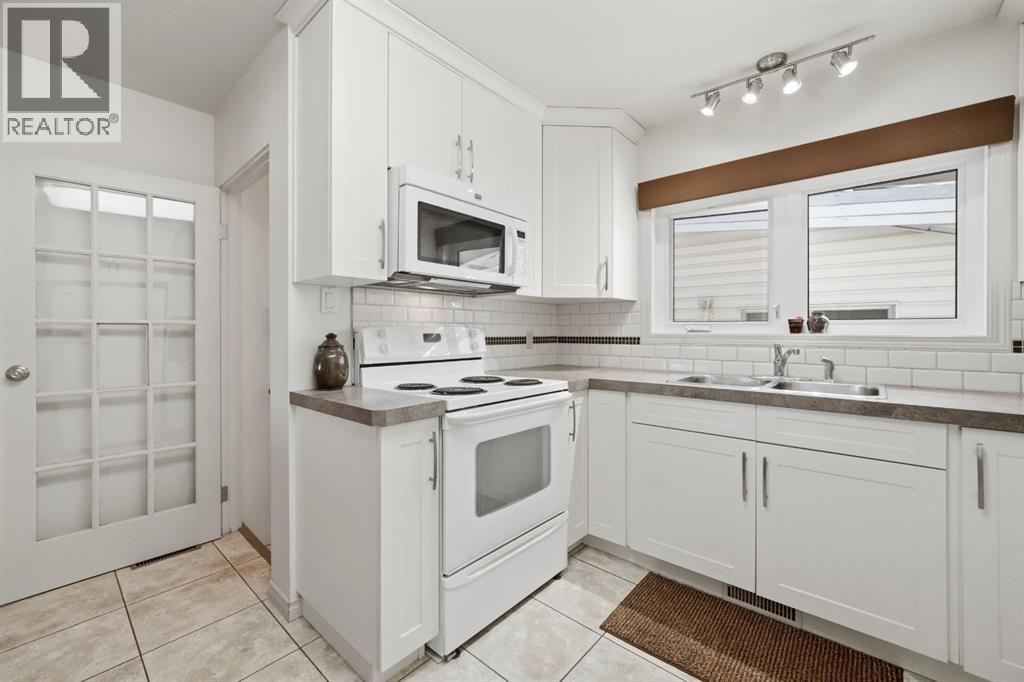 4021 Embury Crescent - 10