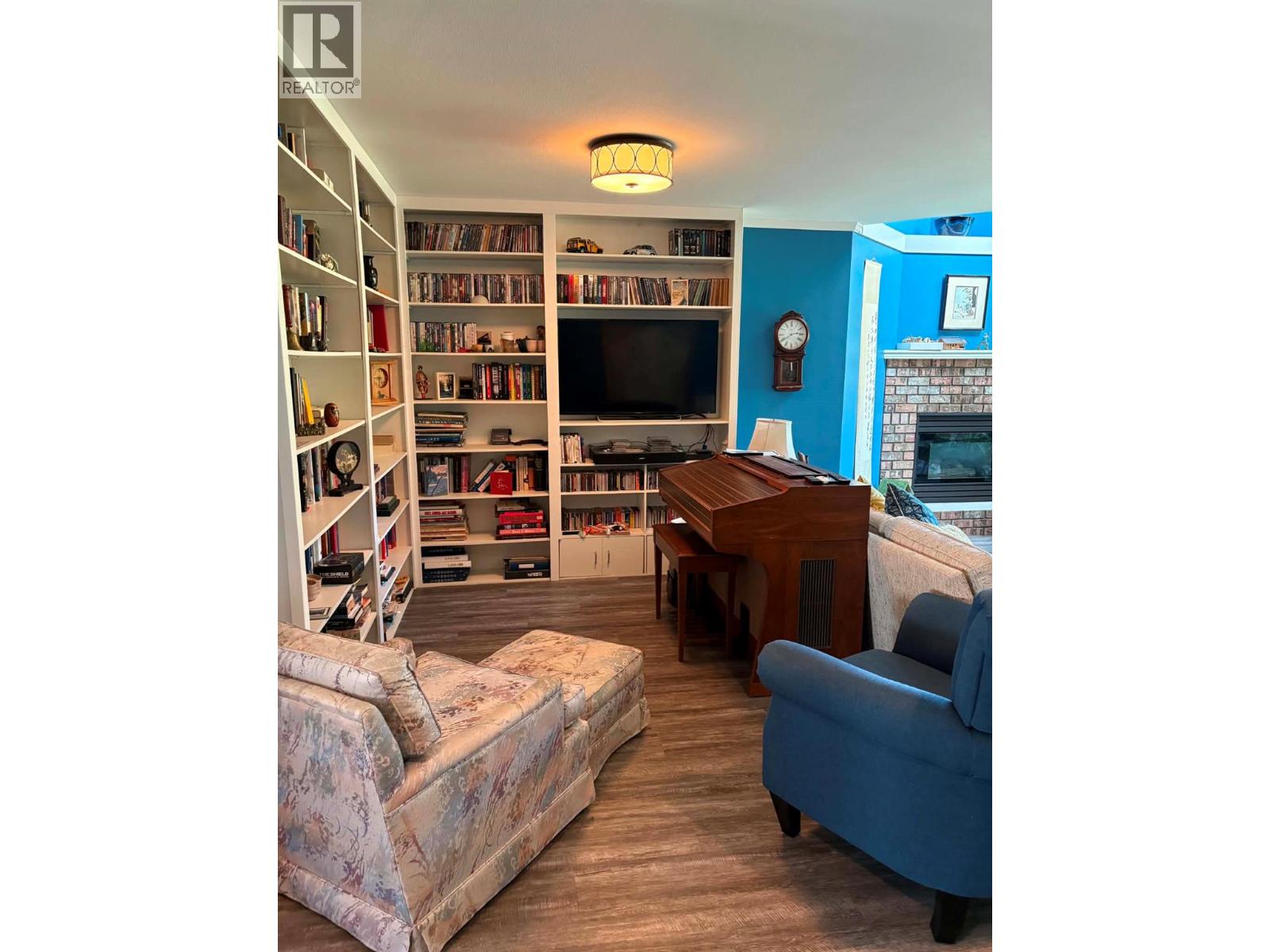 #2 312 Arbutus Street - Image 4