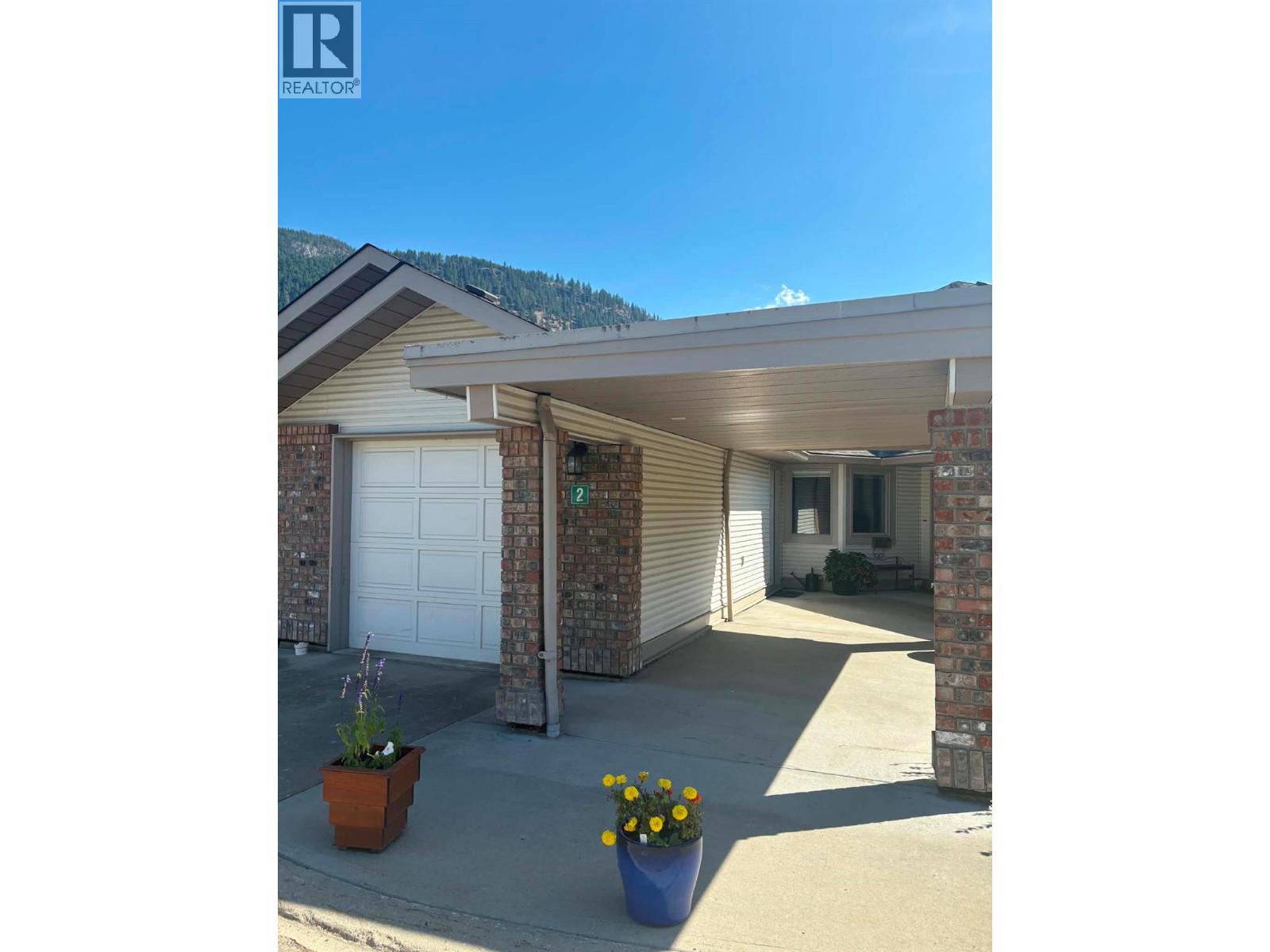 #2 312 Arbutus Street - 52