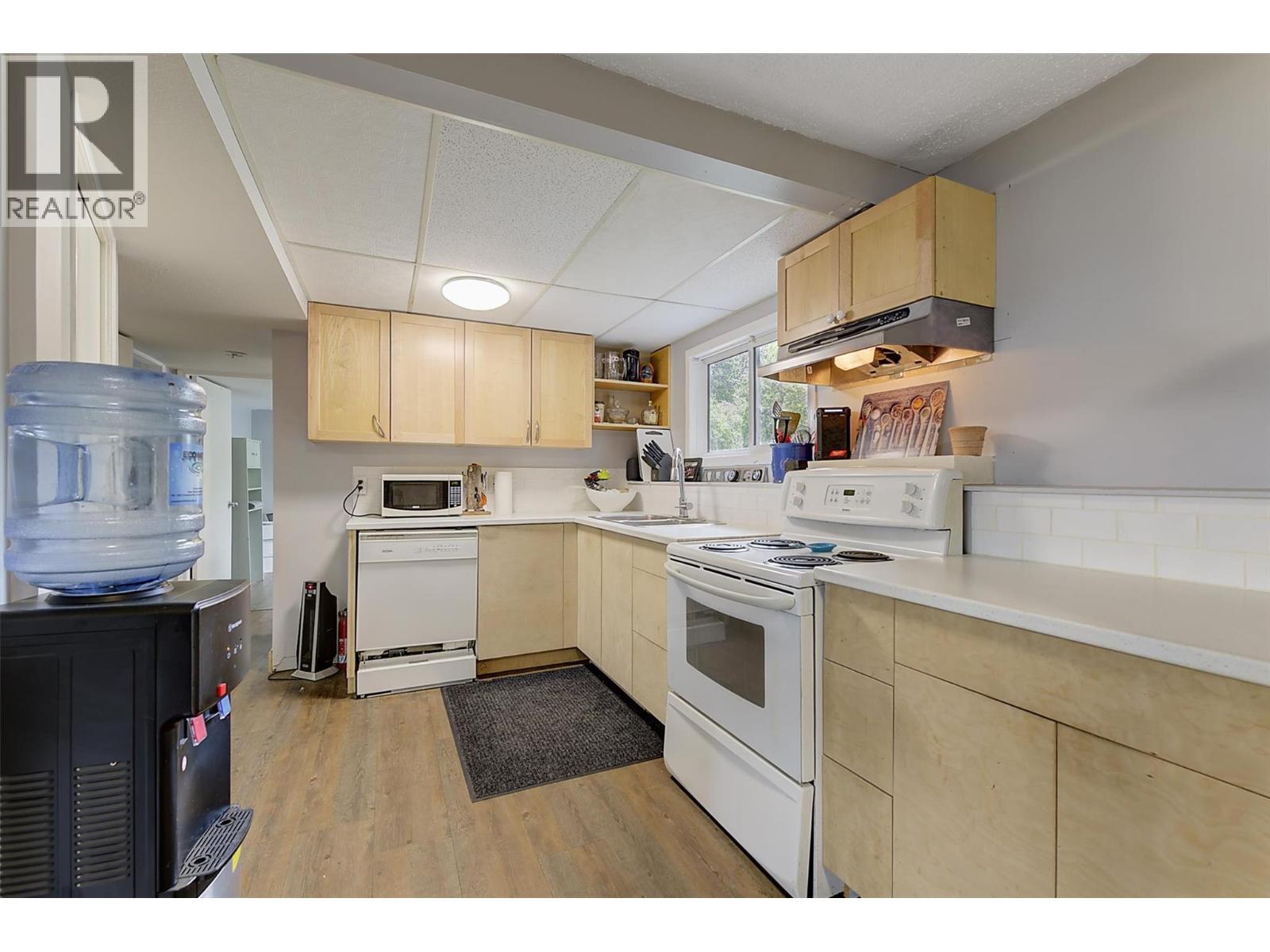  160 Leo Road, Kelowna