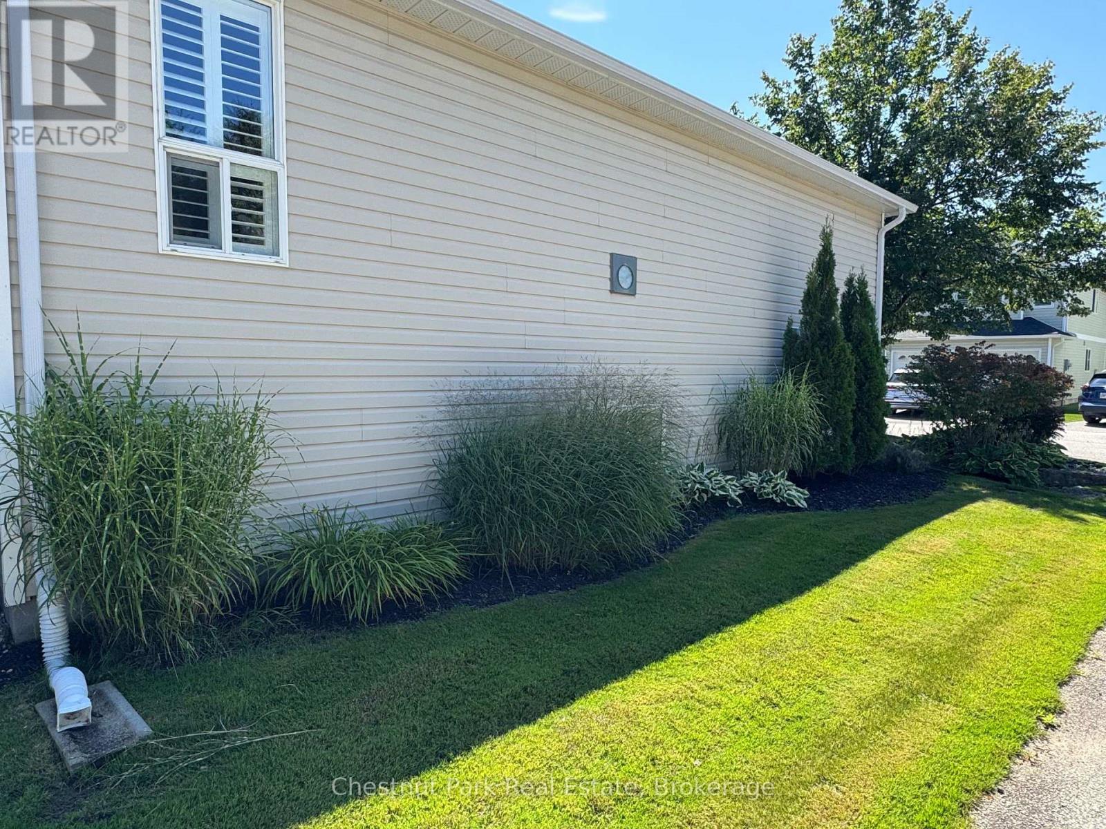 40 BARKER BOULEVARD - 25